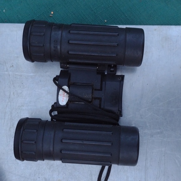 Bushnell Sportview Black Binoculars - Picture 2 of 4